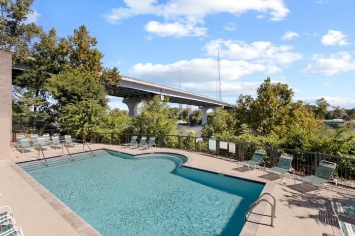 Nash Star Private Condo - 2Bed, 2Bath, Sleep 6, 25 Min Walk To Broadway And All Nashville Attractions, Pool, Gym Buitenkant foto
