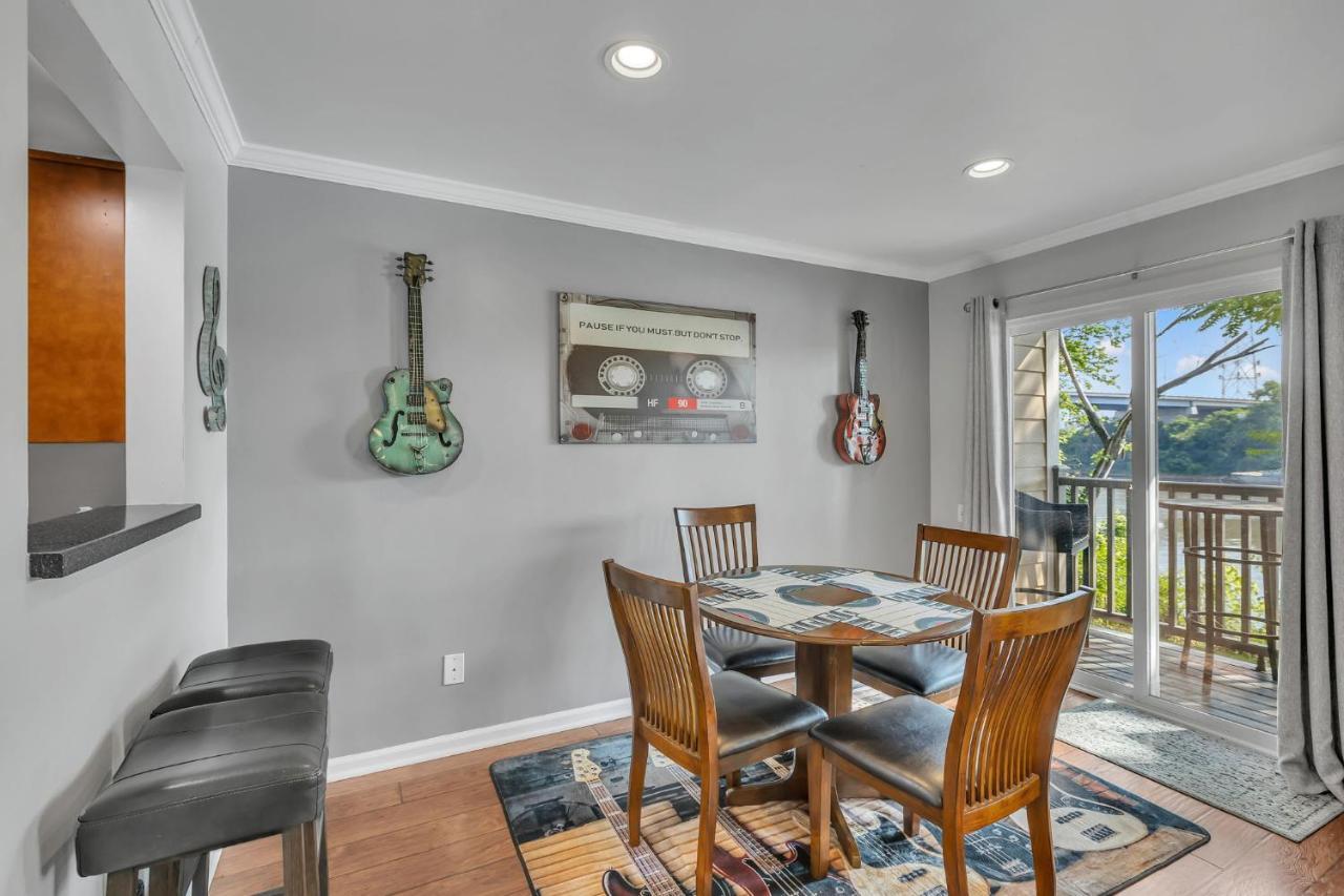 Nash Star Private Condo - 2Bed, 2Bath, Sleep 6, 25 Min Walk To Broadway And All Nashville Attractions, Pool, Gym Buitenkant foto
