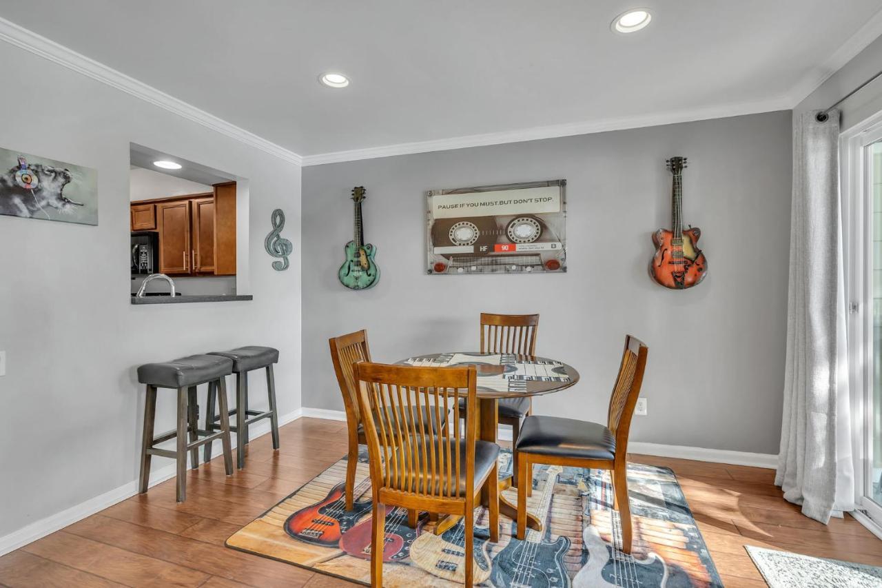 Nash Star Private Condo - 2Bed, 2Bath, Sleep 6, 25 Min Walk To Broadway And All Nashville Attractions, Pool, Gym Buitenkant foto