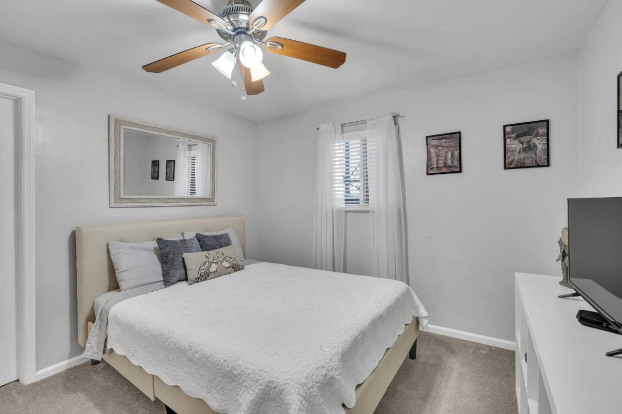 Nash Star Private Condo - 2Bed, 2Bath, Sleep 6, 25 Min Walk To Broadway And All Nashville Attractions, Pool, Gym Buitenkant foto