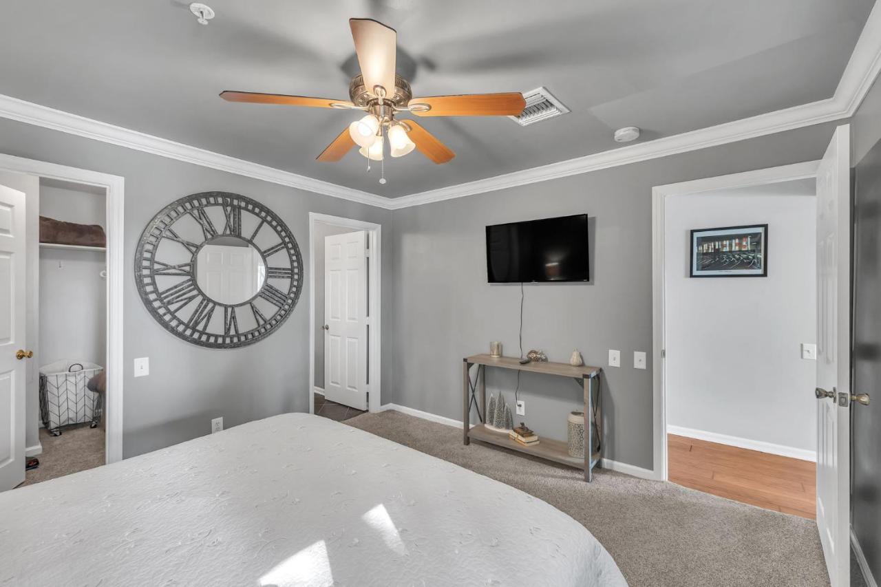 Nash Star Private Condo - 2Bed, 2Bath, Sleep 6, 25 Min Walk To Broadway And All Nashville Attractions, Pool, Gym Buitenkant foto