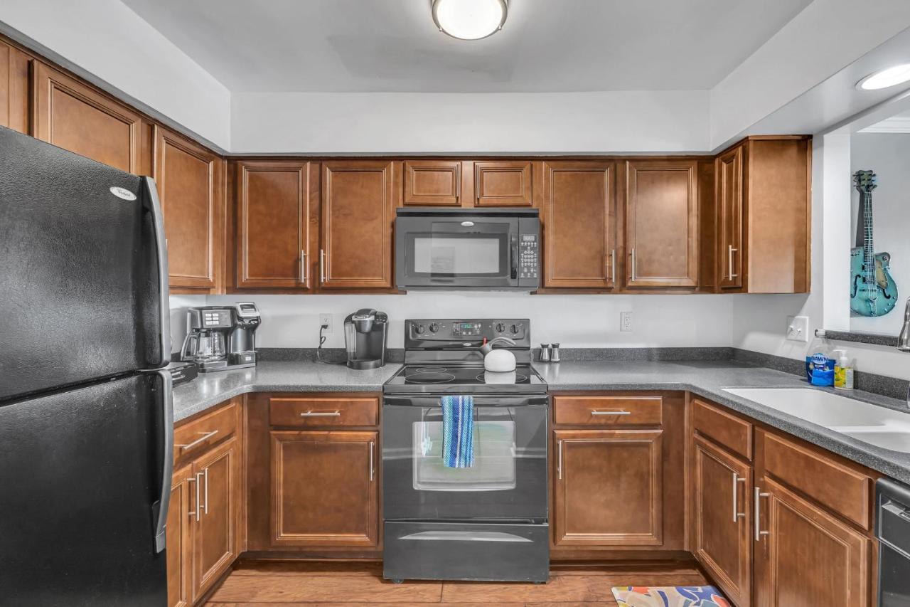 Nash Star Private Condo - 2Bed, 2Bath, Sleep 6, 25 Min Walk To Broadway And All Nashville Attractions, Pool, Gym Buitenkant foto