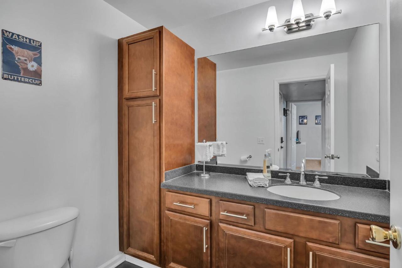 Nash Star Private Condo - 2Bed, 2Bath, Sleep 6, 25 Min Walk To Broadway And All Nashville Attractions, Pool, Gym Buitenkant foto